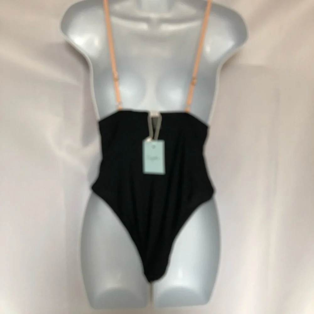 Cupshe keyhole one piece swimsuit - Picture 3 of 3